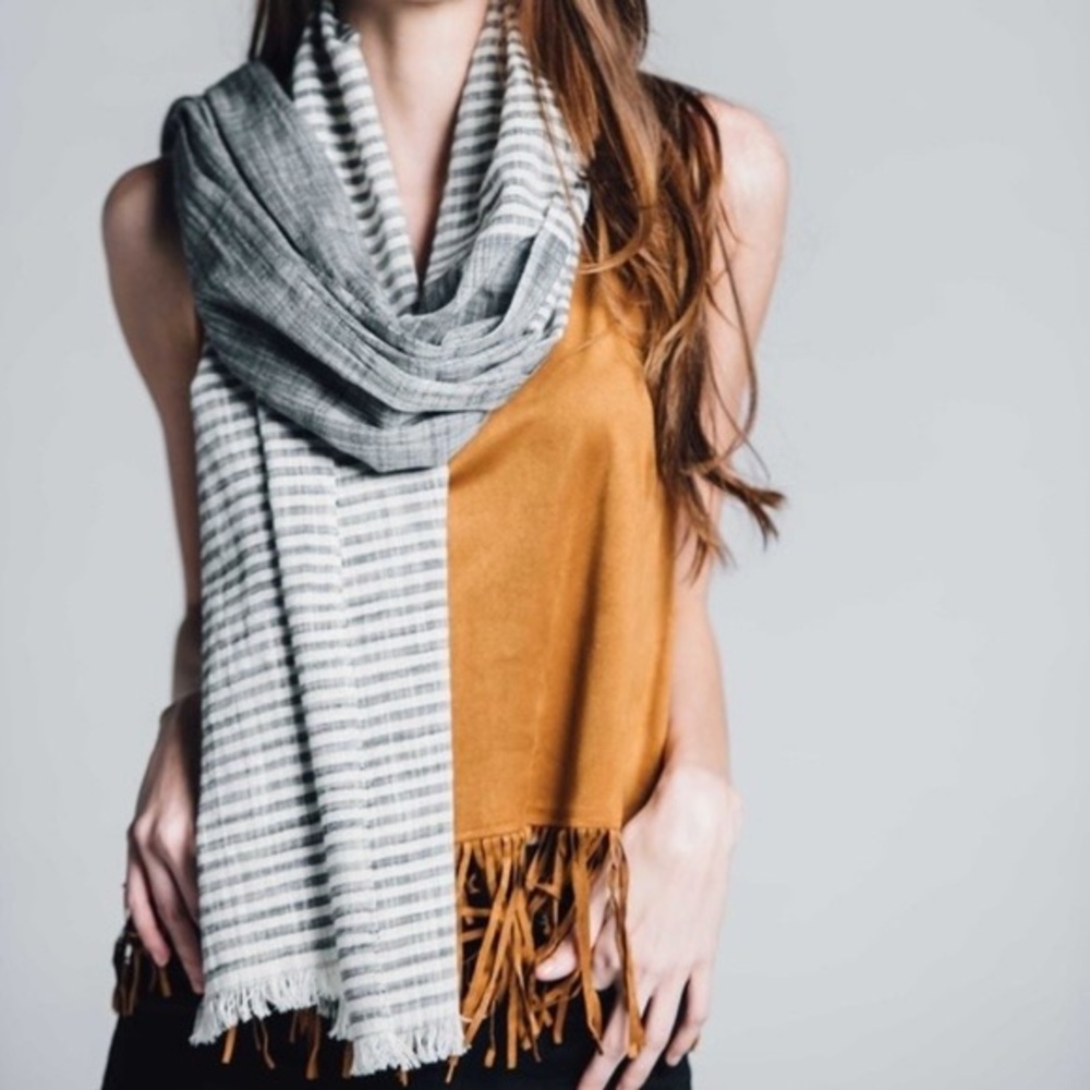 Bloom & Give Malabar scarf -NWOT